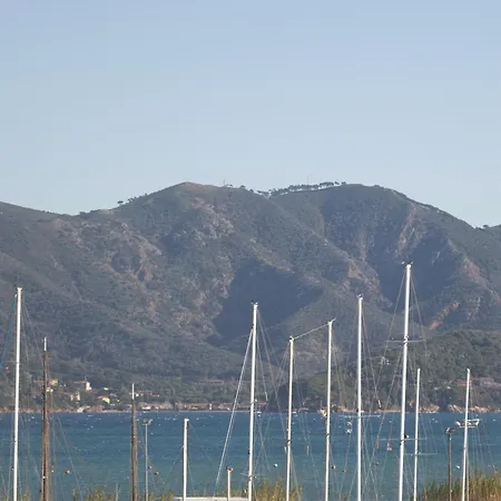 Associazione Garage24 Aps Ets Vandrarhem Portoferraio